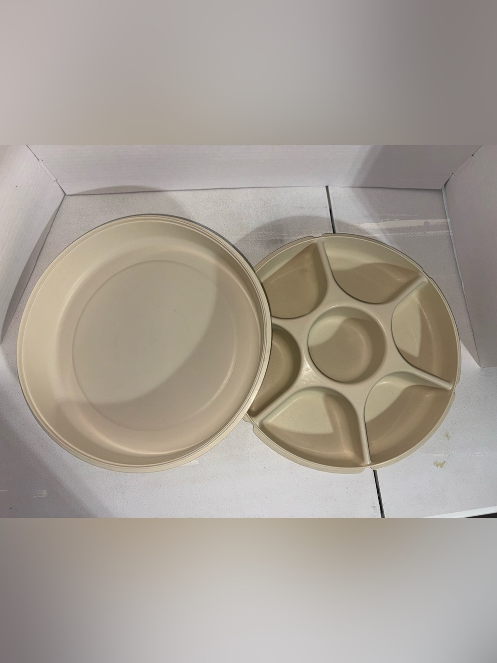 Tupperware Beige Multi-Compartment Serving Tray with Lid